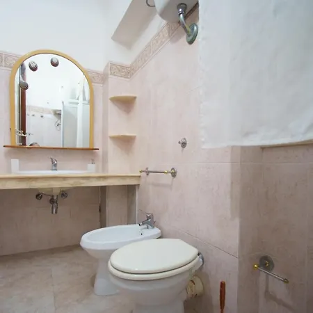 Domus Aurea Apartmán *