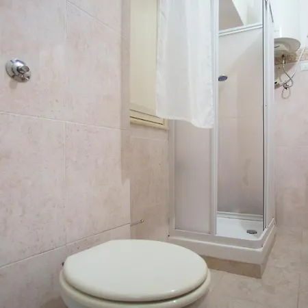 Domus Aurea Apartmán *